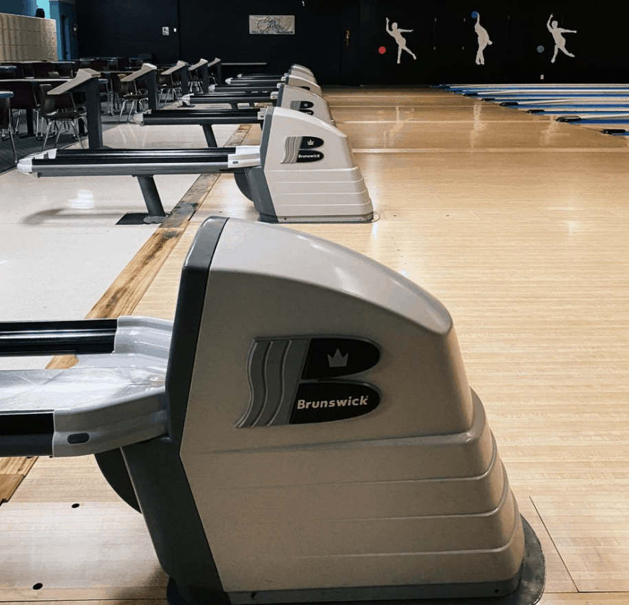 legacy lanes and lounge